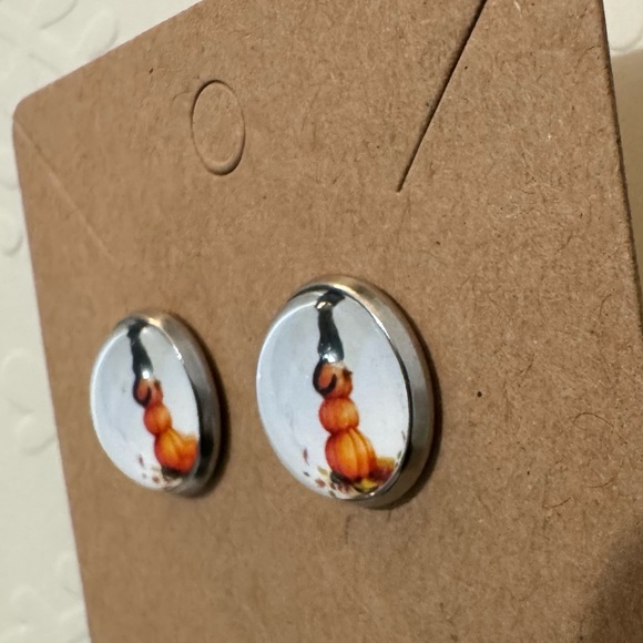 ❄️ SALE! Black Cat & Autumn Pumpkins Stud Earrings Glass & Metal BRAND NEW - Picture 3 of 9